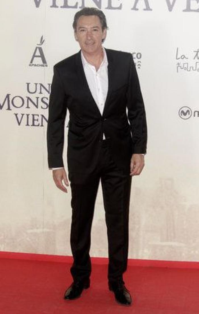 Juan Antonio Bayona critica a la policía por este consejo sobre la piratería