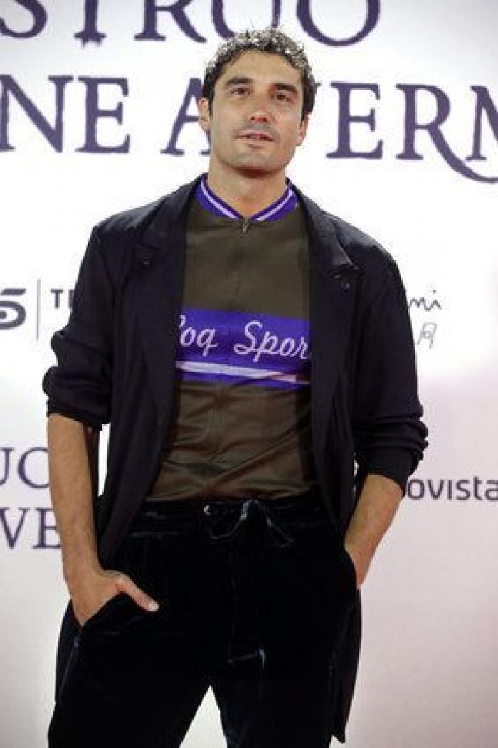 Juan Antonio Bayona critica a la policía por este consejo sobre la piratería