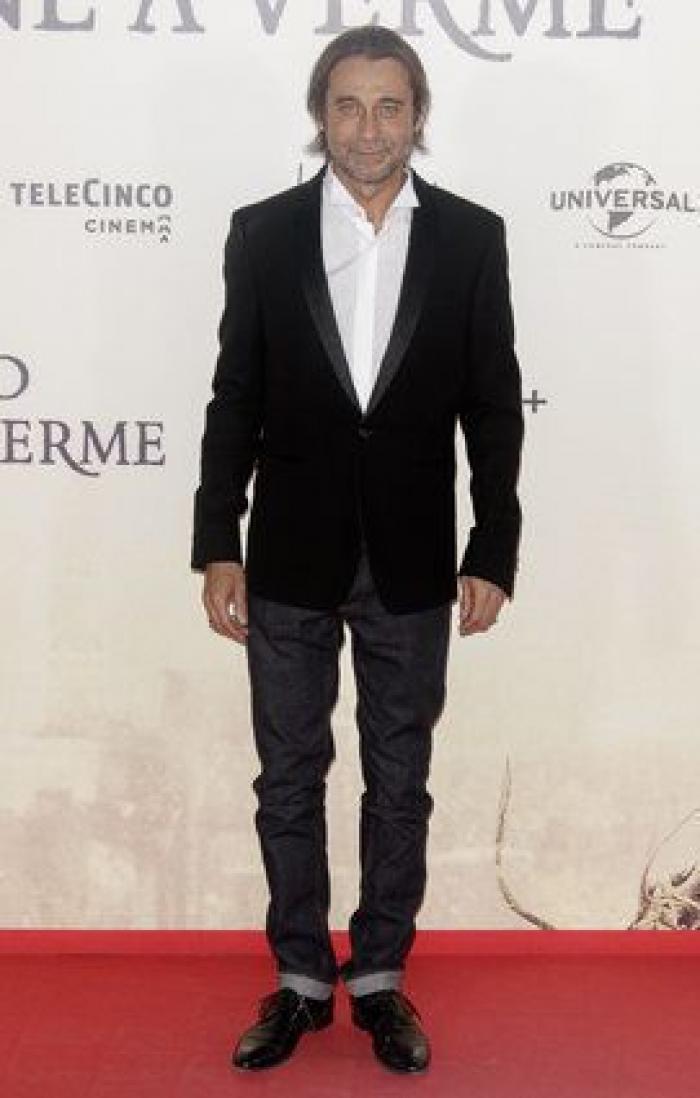 Juan Antonio Bayona critica a la policía por este consejo sobre la piratería