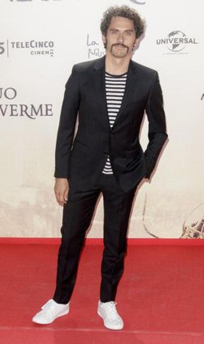 Juan Antonio Bayona critica a la policía por este consejo sobre la piratería