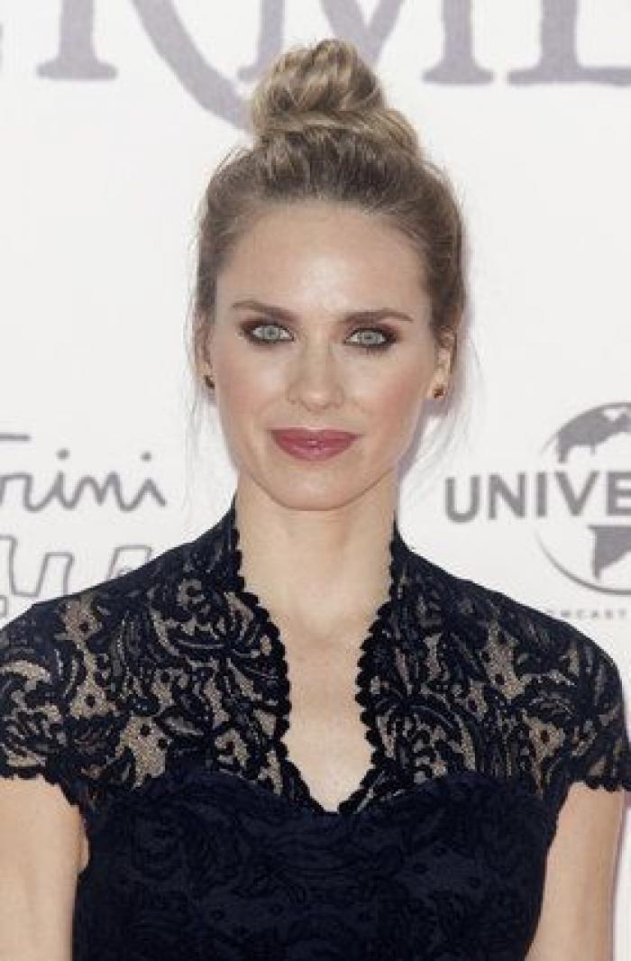 Juan Antonio Bayona critica a la policía por este consejo sobre la piratería