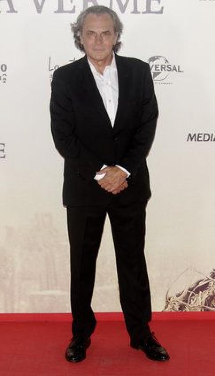 Juan Antonio Bayona critica a la policía por este consejo sobre la piratería