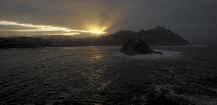 9 fotos impresionantes del temporal de olas en el norte