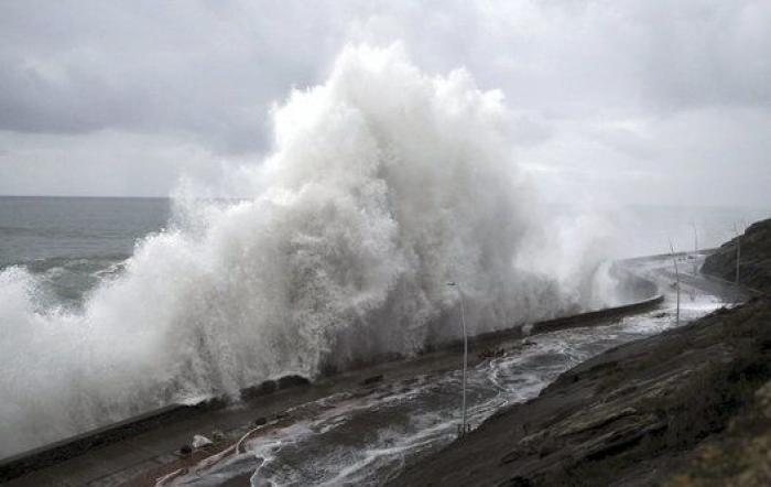 9 fotos impresionantes del temporal de olas en el norte