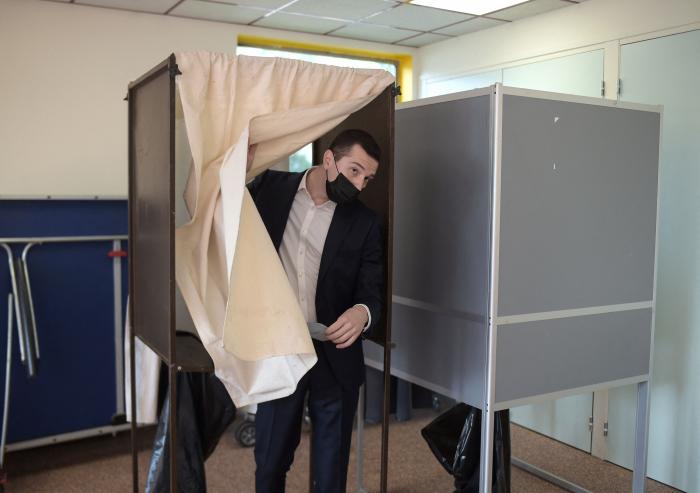 Así es Jordan Bardella, el sucesor de Le Pen al frente de la ultraderecha de Francia