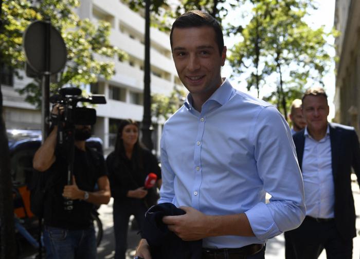 Así es Jordan Bardella, el sucesor de Le Pen al frente de la ultraderecha de Francia