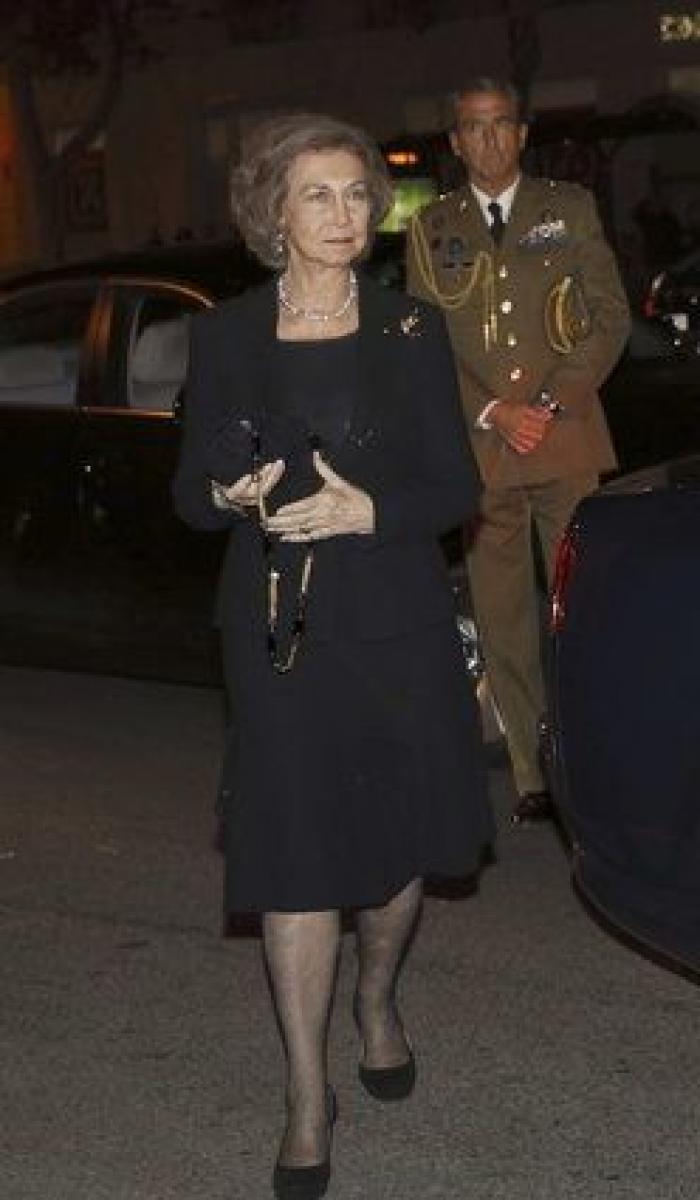 Los reyes Juan Carlos y Sofía presiden el funeral de la duquesa de Alba en Madrid
