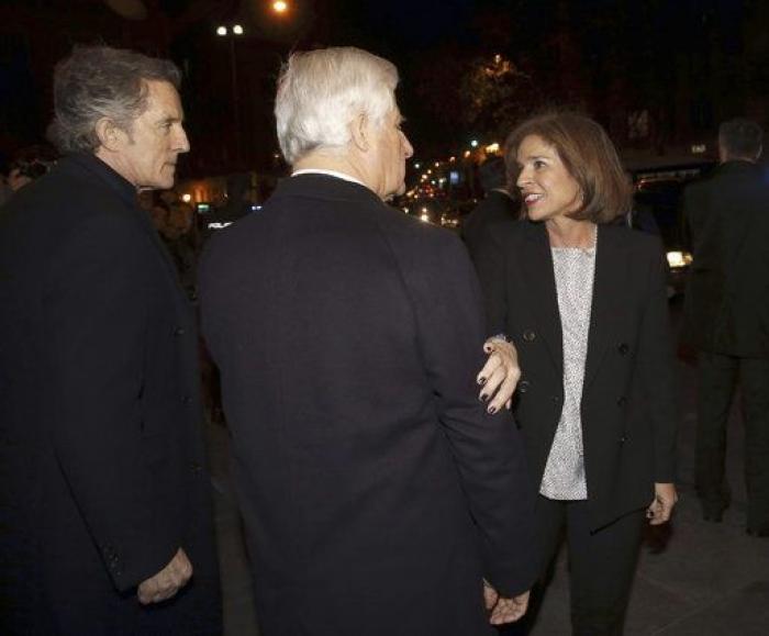 Los reyes Juan Carlos y Sofía presiden el funeral de la duquesa de Alba en Madrid