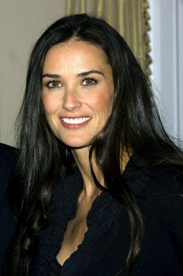 El pacto de Demi Moore con el diablo... ¿o con el cirujano?
