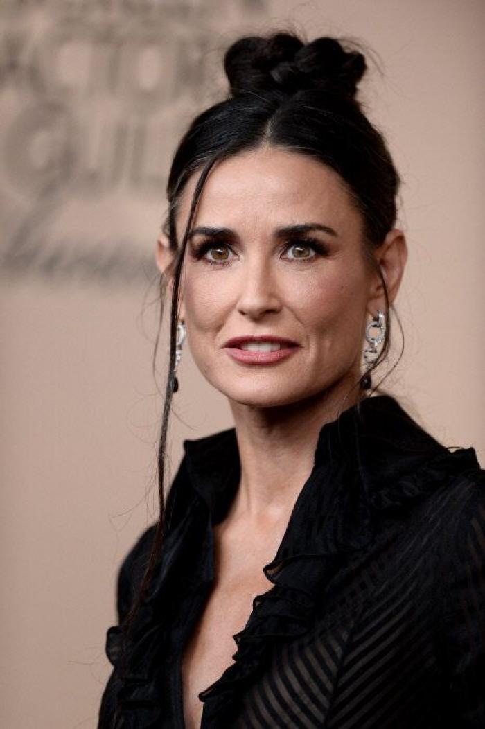 El pacto de Demi Moore con el diablo... ¿o con el cirujano?