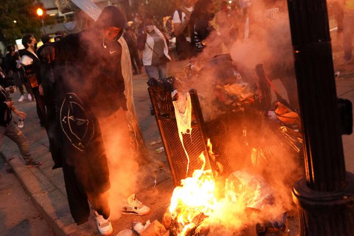 La inmunidad policial en la muerte de Breonna Taylor llena de rabia Louisville