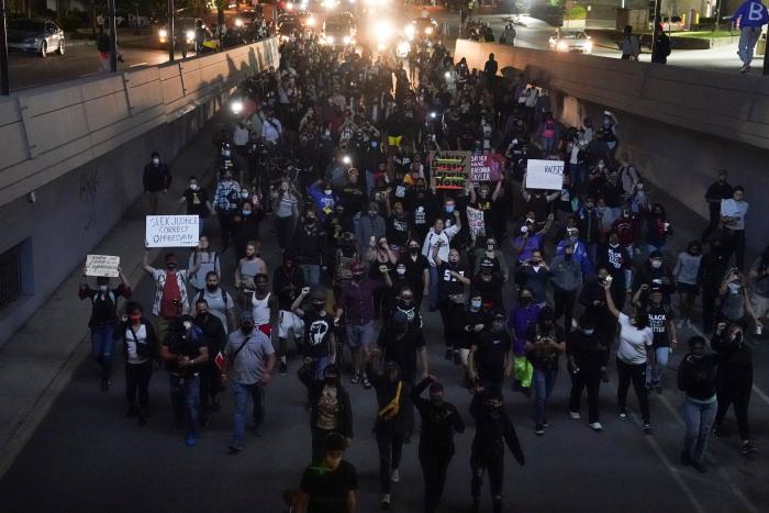 La inmunidad policial en la muerte de Breonna Taylor llena de rabia Louisville