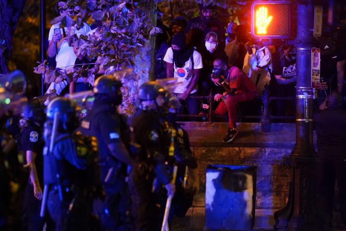 La inmunidad policial en la muerte de Breonna Taylor llena de rabia Louisville