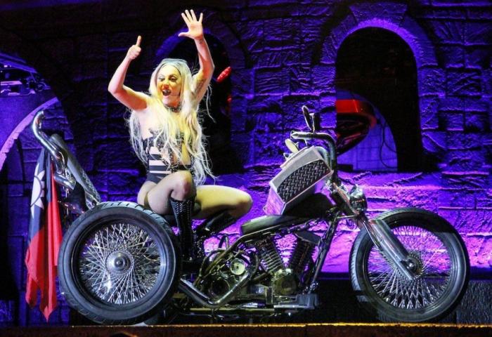 Lady Gaga y el príncipe Guillermo unen fuerzas contra las enfermedades mentales