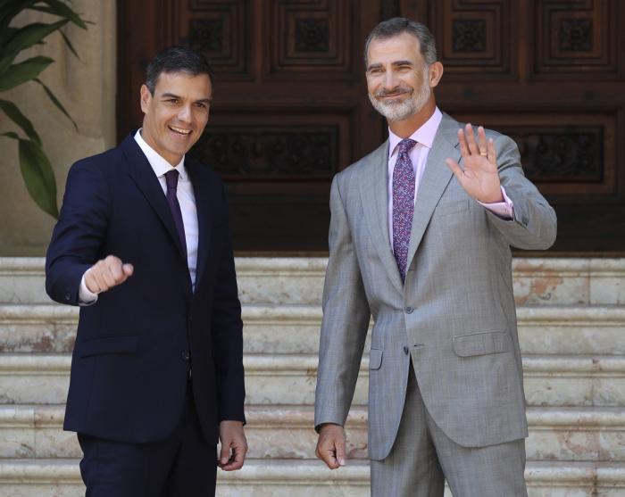 El corte de Pedro Sánchez a Piqueras en Informativos Telecinco tras esta pregunta sobre Felipe VI