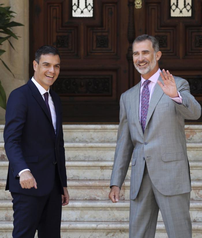El corte de Pedro Sánchez a Piqueras en Informativos Telecinco tras esta pregunta sobre Felipe VI