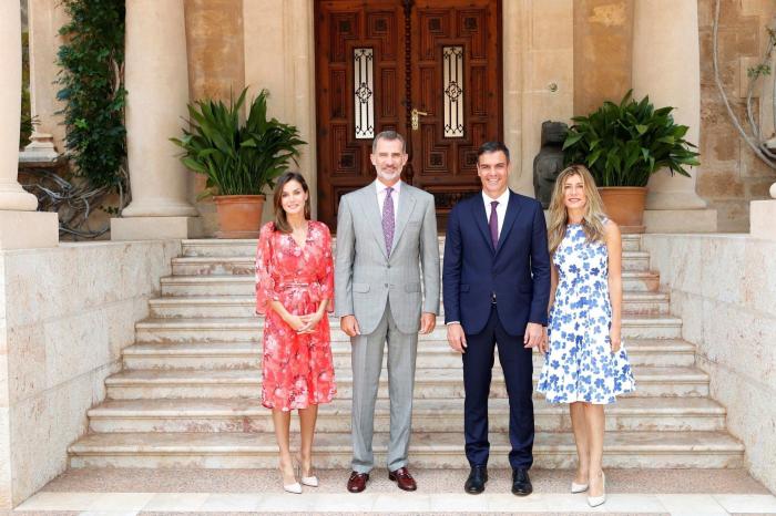 El corte de Pedro Sánchez a Piqueras en Informativos Telecinco tras esta pregunta sobre Felipe VI