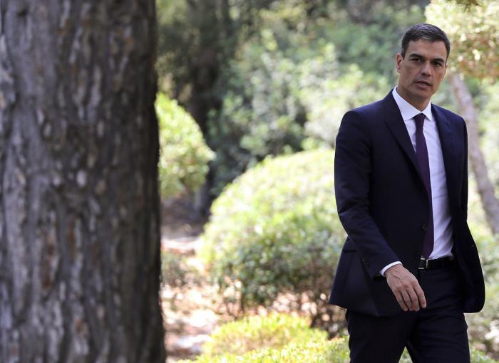 El corte de Pedro Sánchez a Piqueras en Informativos Telecinco tras esta pregunta sobre Felipe VI