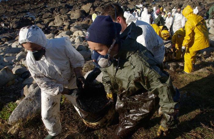 'Salvados' explica porqué no has visto a algunos políticos en su especial del Prestige