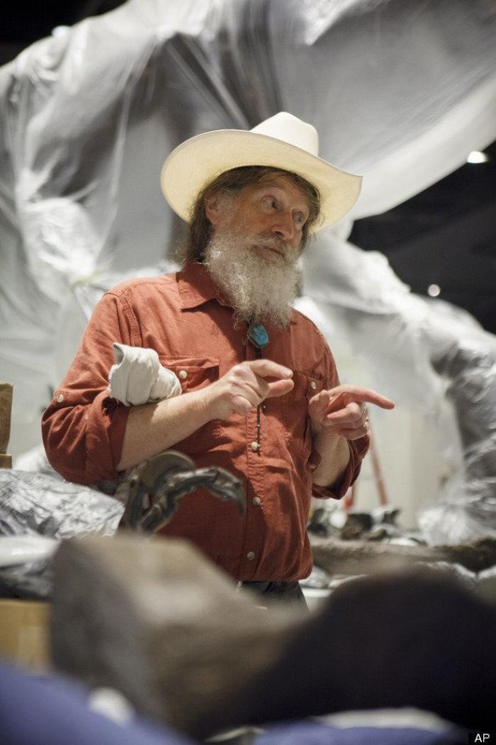 Hallan en desierto de Gobi, en Mongolia, una de las mayores huellas de dinosaurio del mundo