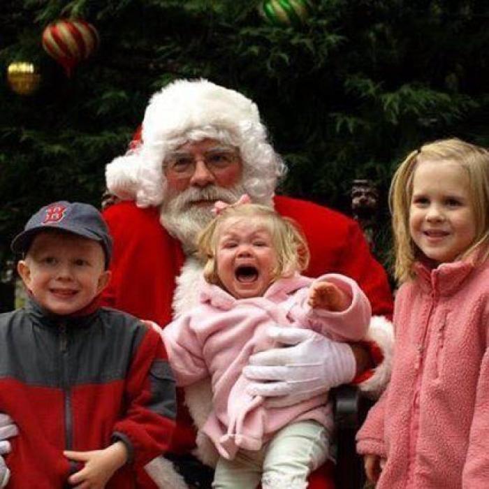 Niños con Papá Noel: 36 fotos que no salieron como se esperaba