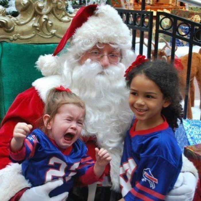 Niños con Papá Noel: 36 fotos que no salieron como se esperaba