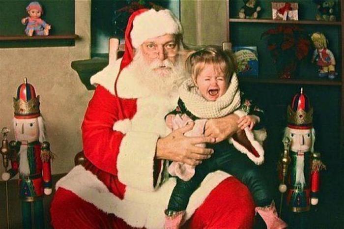 Niños con Papá Noel: 36 fotos que no salieron como se esperaba