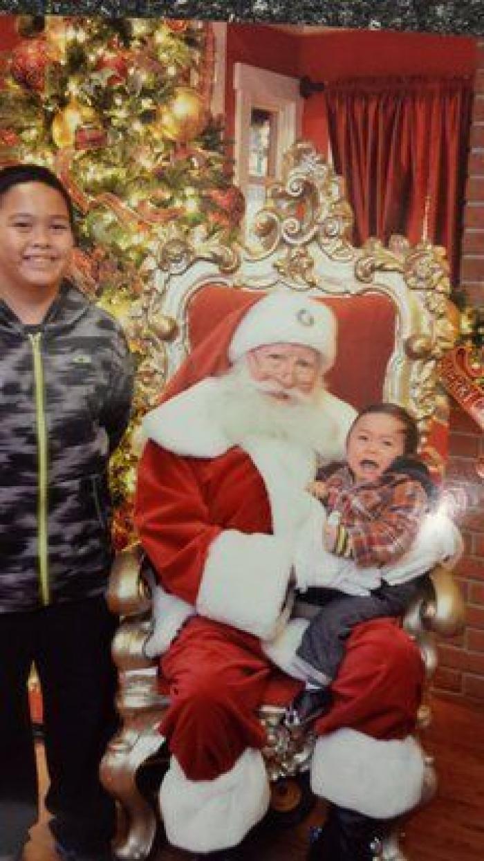 Niños con Papá Noel: 36 fotos que no salieron como se esperaba