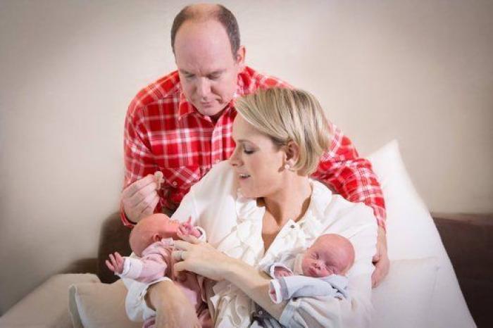 Un enfadado Alberto de Mónaco desmiente los rumores de crisis con Charlene