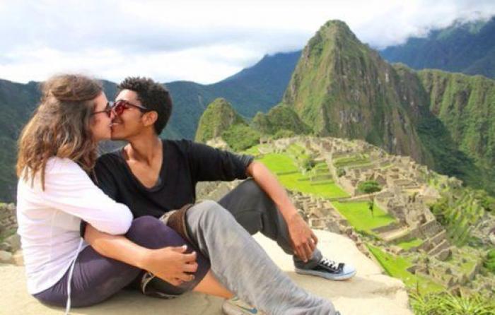 Un fotógrafo capta a gente besándose por ciudades de todo el mundo