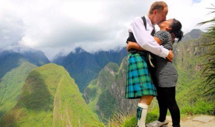 Un fotógrafo capta a gente besándose por ciudades de todo el mundo