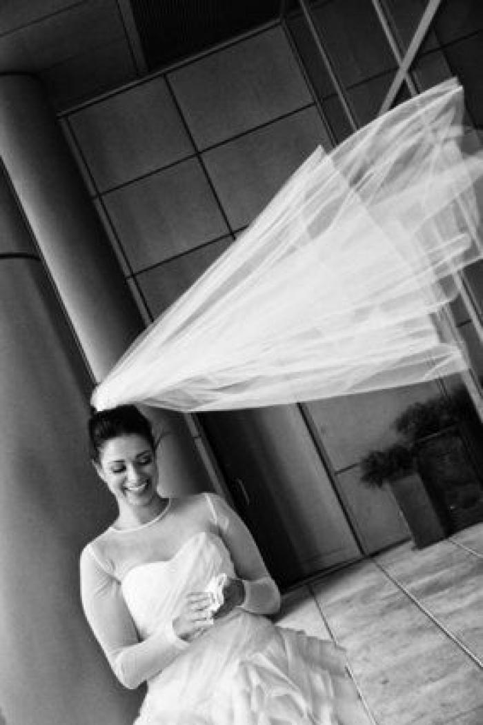 Lo que el viento se llevó no fue el amor: 23 fotos de boda con mucho aire