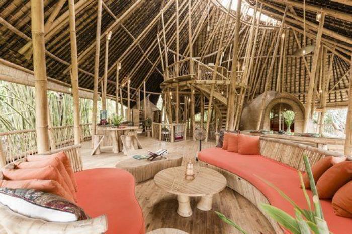 6 cosas que puedes hacer por las mañanas para estar más feliz en el trabajo