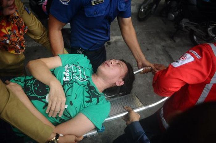 Las autoridades de Indonesia confirman que varios objetos encontrados en el mar son del avión siniestrado