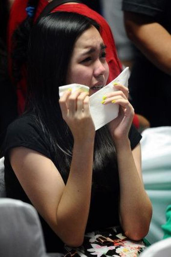 Las autoridades de Indonesia confirman que varios objetos encontrados en el mar son del avión siniestrado