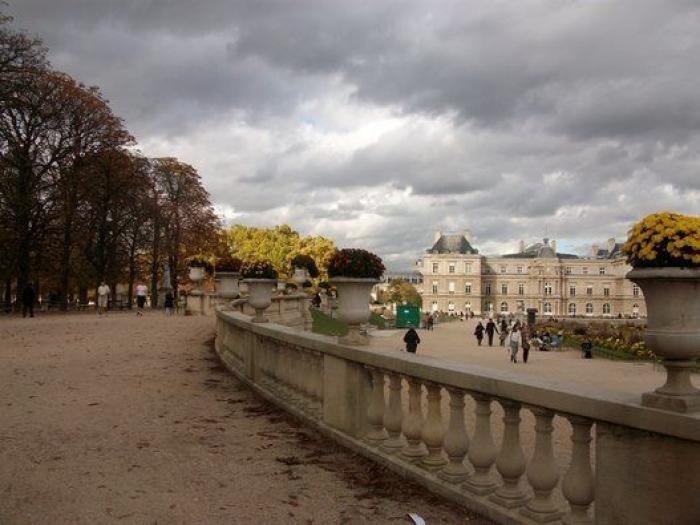 París re-tale: el espíritu de la ciudad a través de sus letreros