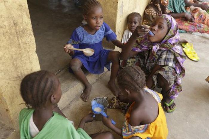 Asaltantes armados secuestran a más de 300 alumnos de una escuela en Nigeria