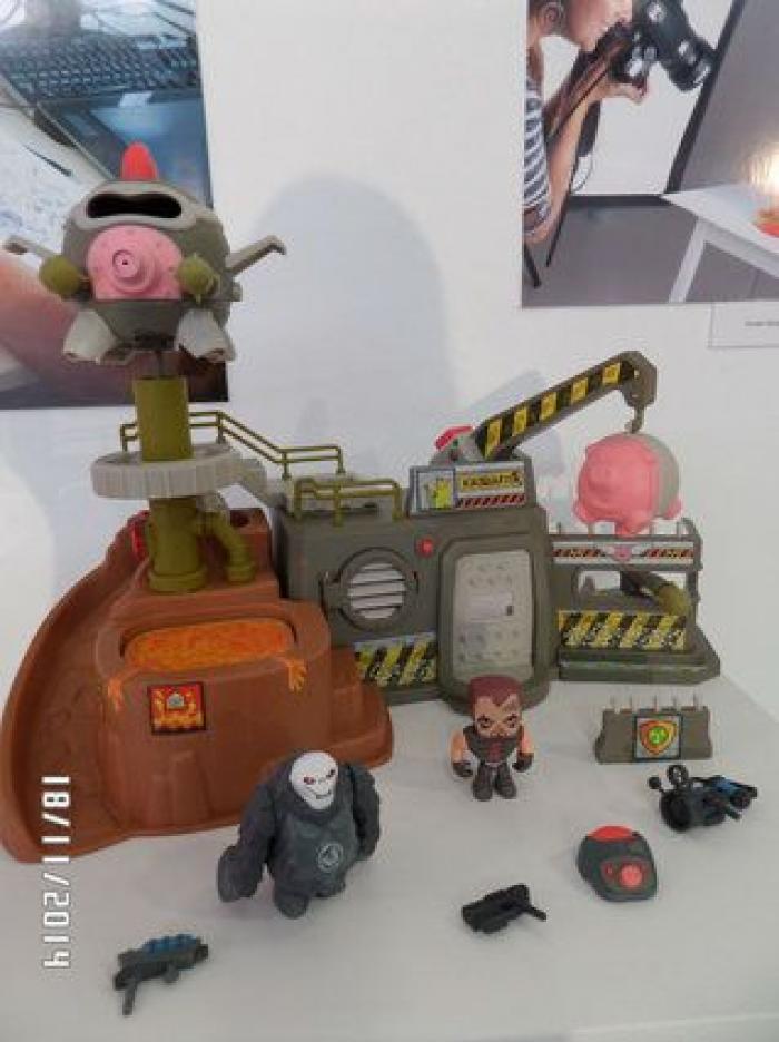 ¿Cómo se fabrican los juguetes que te traen los Reyes Magos? Una visita a la fábrica de Famosa