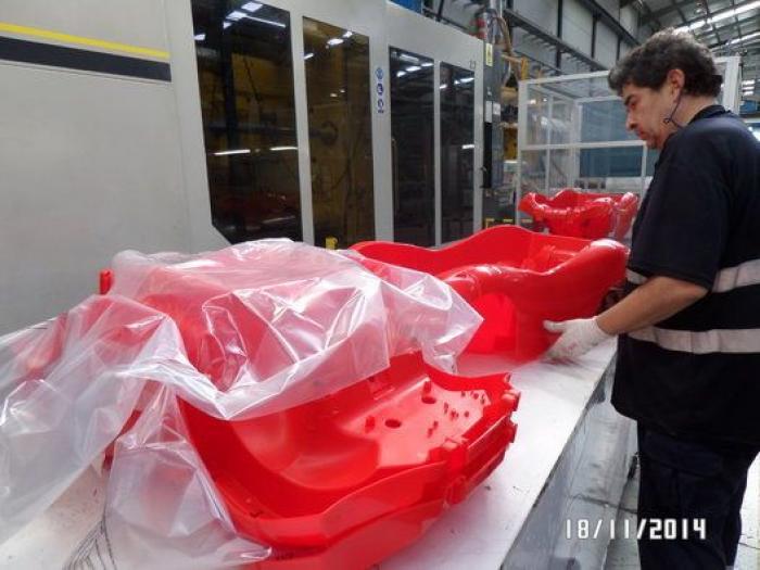 ¿Cómo se fabrican los juguetes que te traen los Reyes Magos? Una visita a la fábrica de Famosa