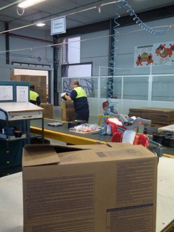 ¿Cómo se fabrican los juguetes que te traen los Reyes Magos? Una visita a la fábrica de Famosa