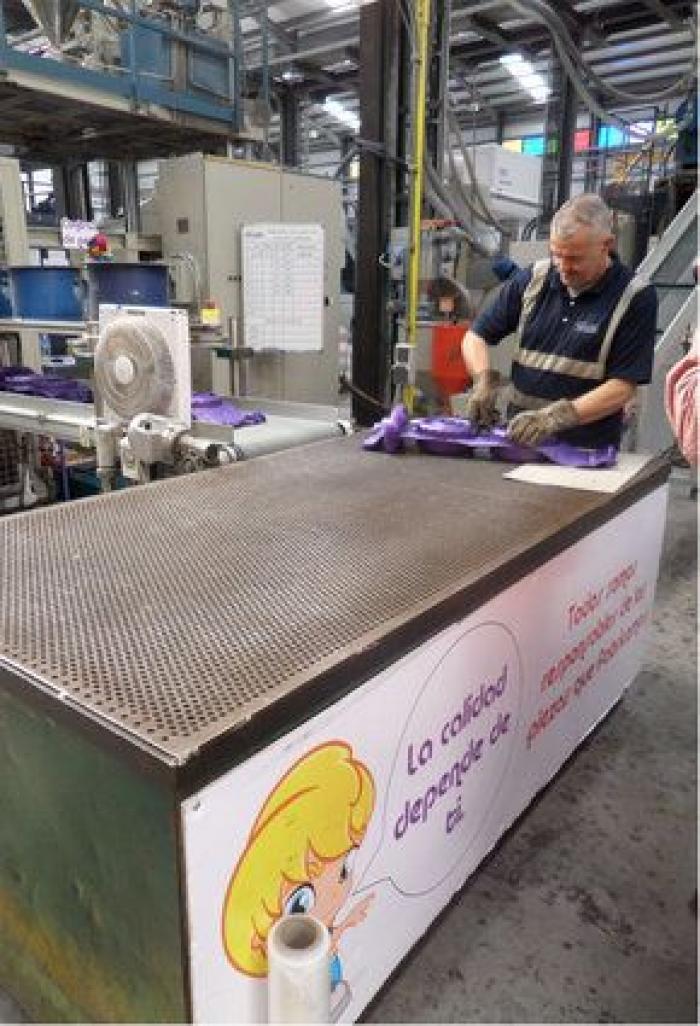 ¿Cómo se fabrican los juguetes que te traen los Reyes Magos? Una visita a la fábrica de Famosa