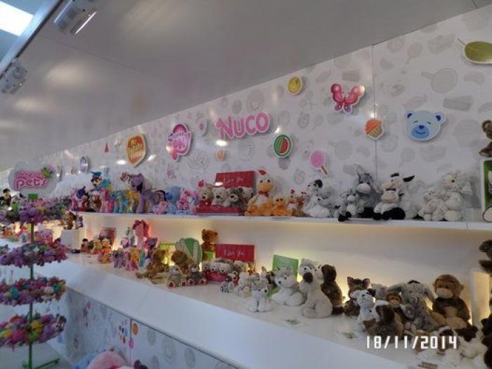 ¿Cómo se fabrican los juguetes que te traen los Reyes Magos? Una visita a la fábrica de Famosa