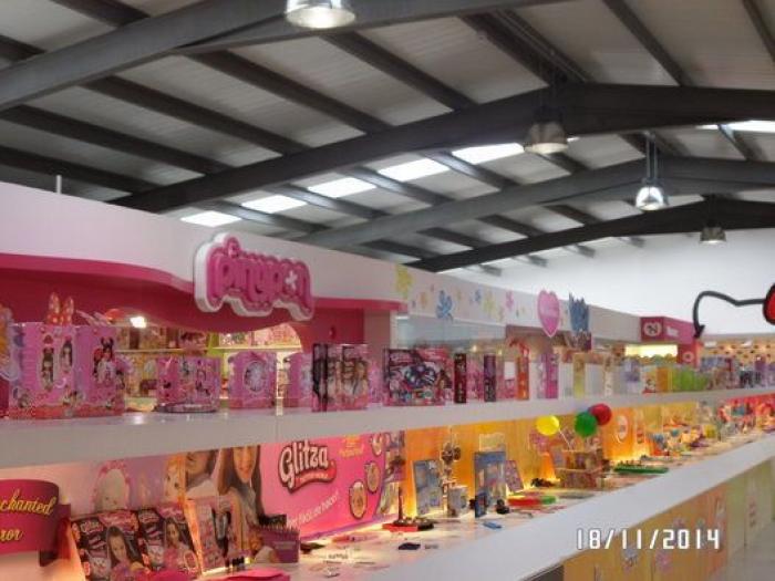 ¿Cómo se fabrican los juguetes que te traen los Reyes Magos? Una visita a la fábrica de Famosa