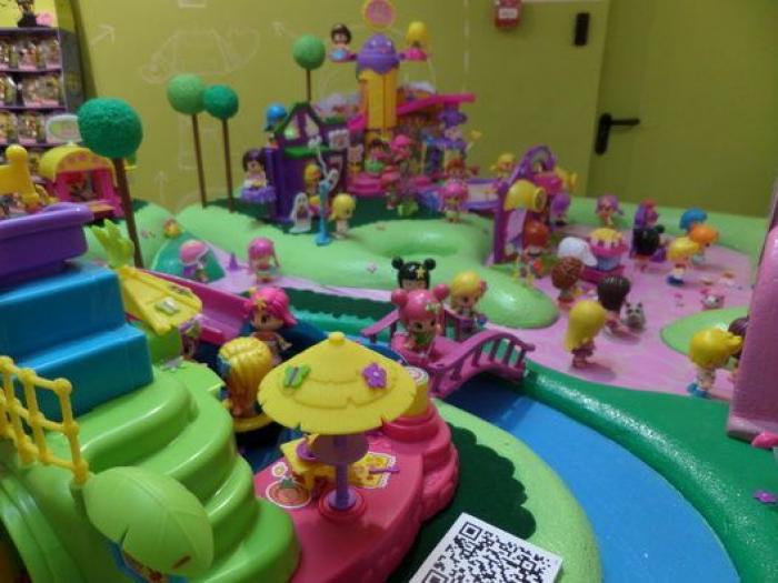 ¿Cómo se fabrican los juguetes que te traen los Reyes Magos? Una visita a la fábrica de Famosa