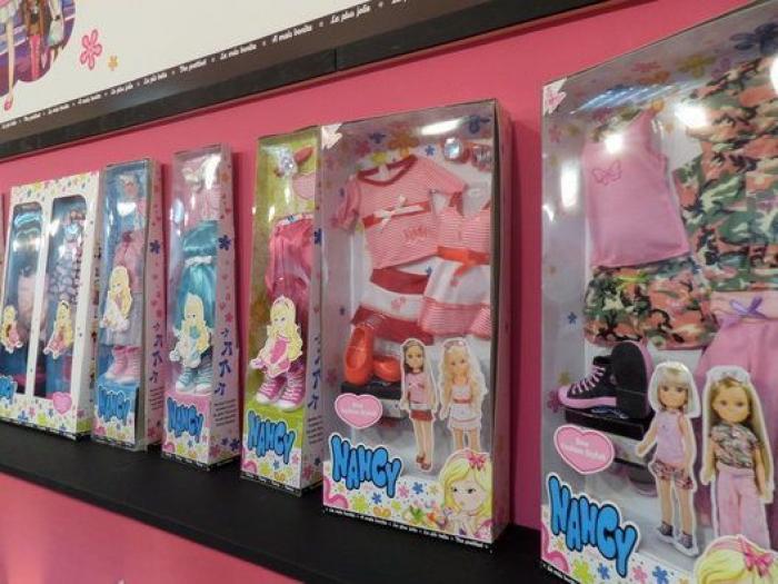 ¿Cómo se fabrican los juguetes que te traen los Reyes Magos? Una visita a la fábrica de Famosa