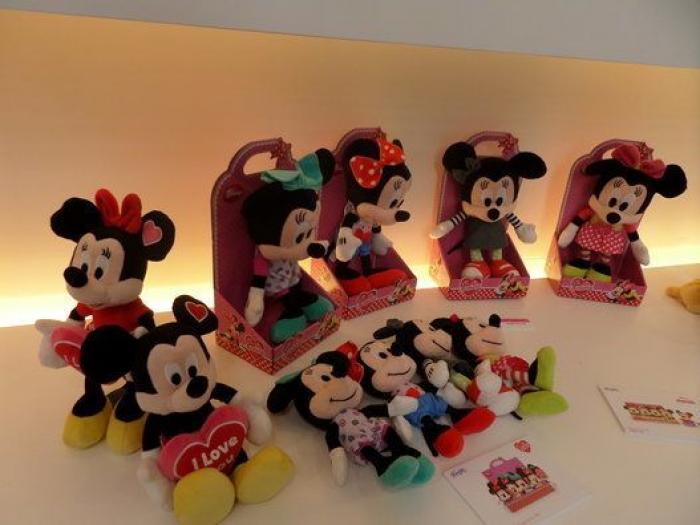 ¿Cómo se fabrican los juguetes que te traen los Reyes Magos? Una visita a la fábrica de Famosa