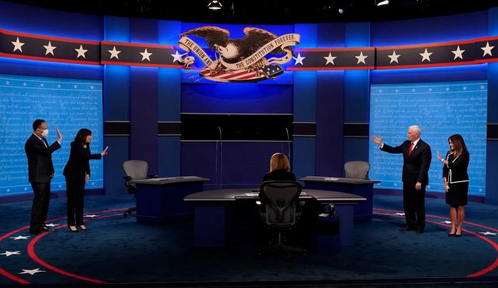 Una mosca en el pelo de Pence, la auténtica protagonista del debate vicepresidencial