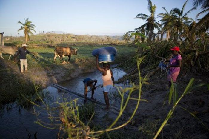 Destrucción y cólera: así es la lucha de Haití tras el huracán Matthew