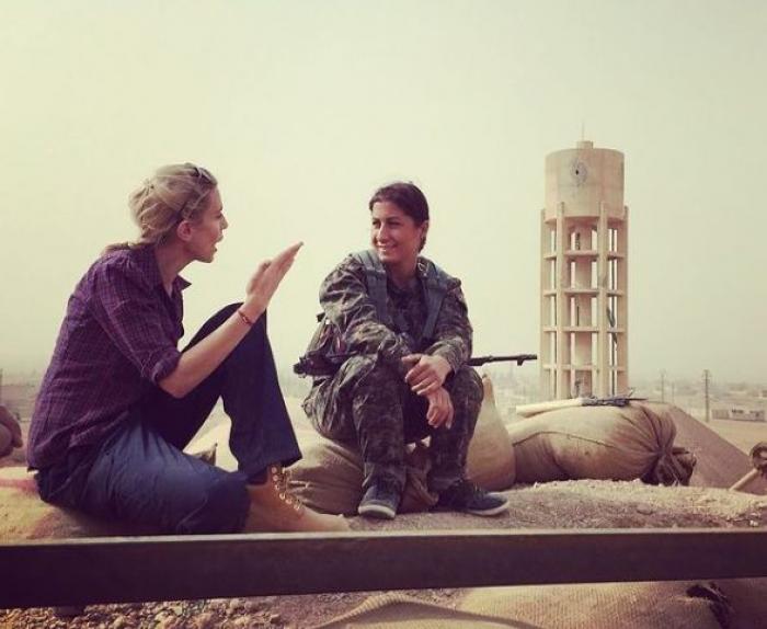 La reportera de CNN Clarissa Ward o cómo la pasión por informar supera el riesgo