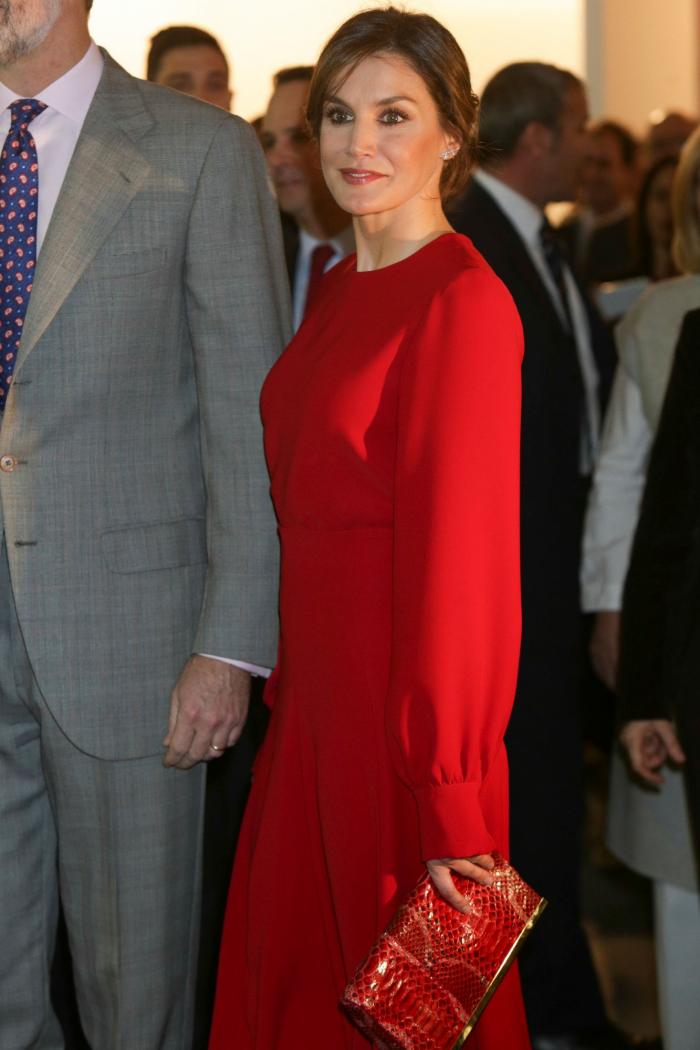 El rifirrafe entre la reina Letizia y doña Sofía por una foto a las infantas